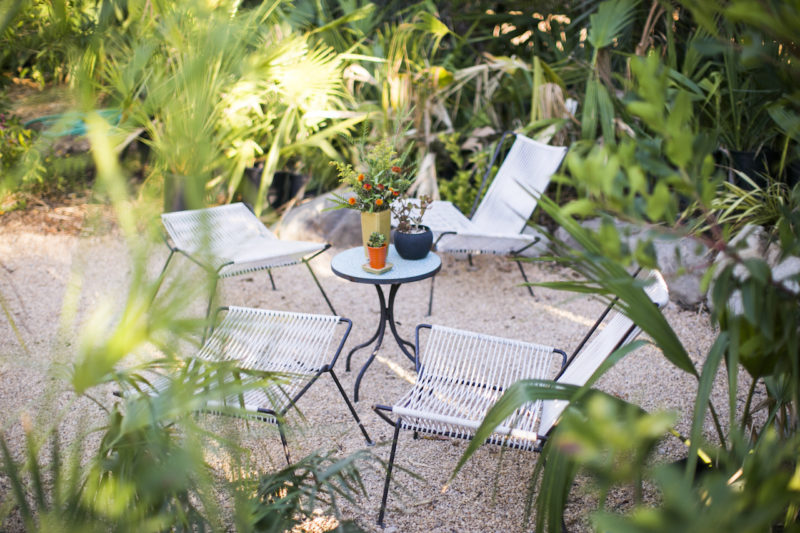 4X8A4946_claire_tables_exterior-800x533 - CARAVAN OUTPOST