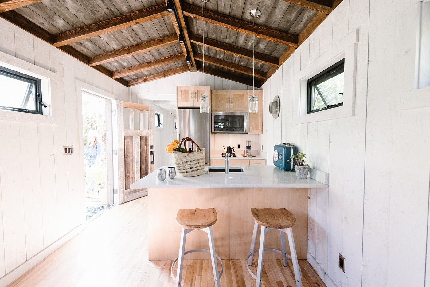 imgi_39_julian-kitchn-wide-TINY - CARAVAN OUTPOST